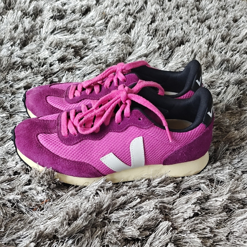 Veja Women's Fuchsia and White Sneakers